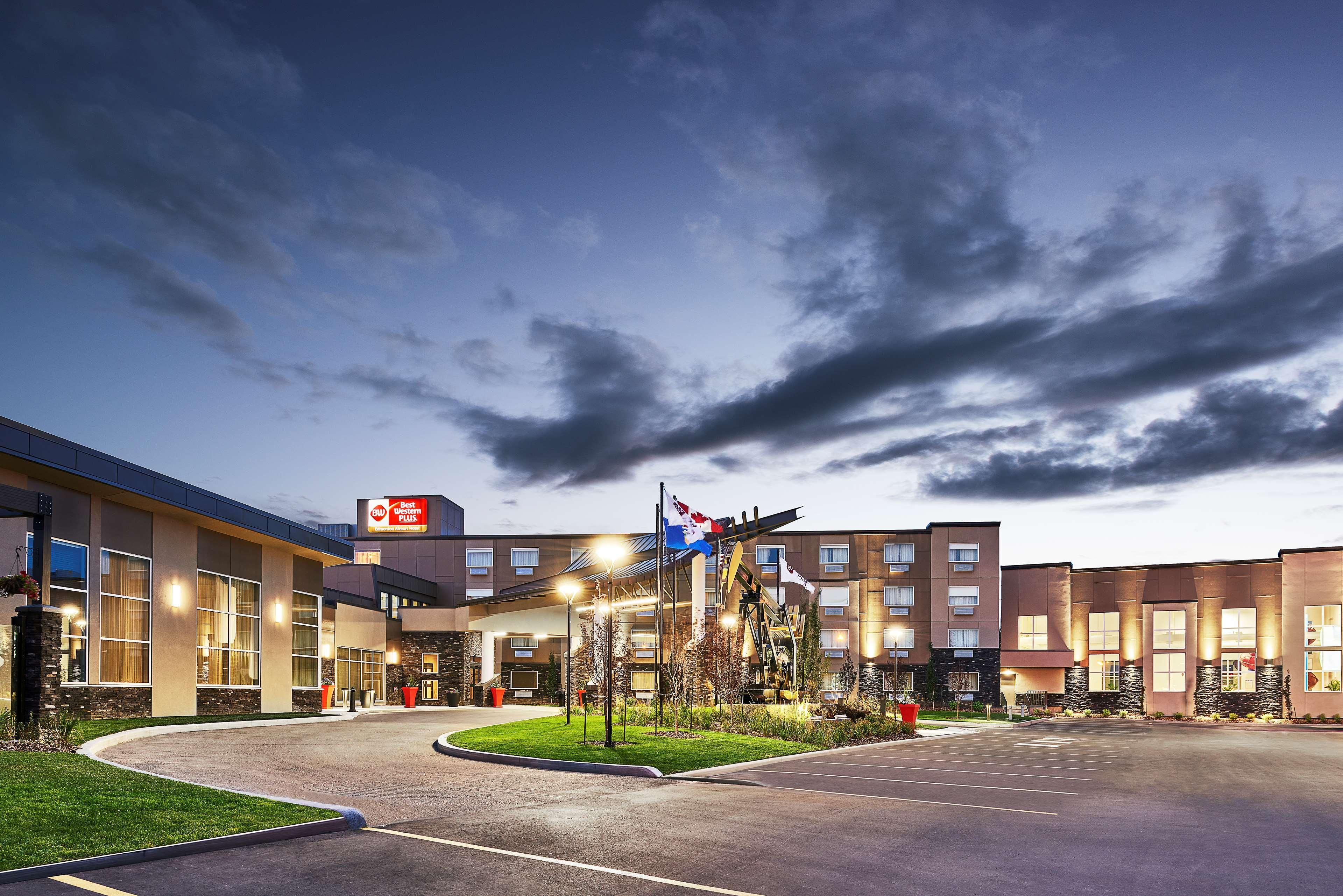 Best Western Plus Edmonton Airport Hotel Leduc Exterior photo