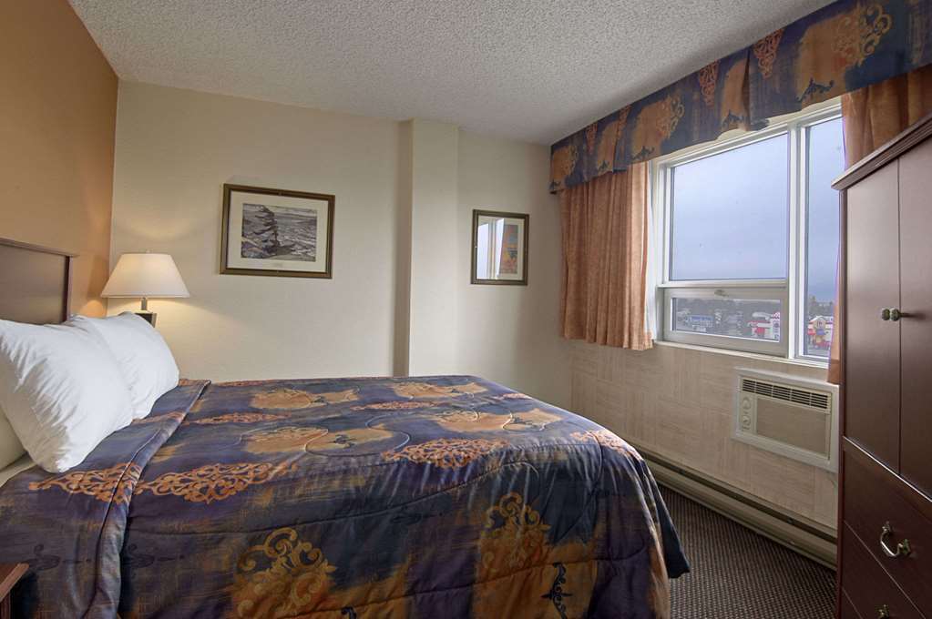 Best Western Plus Edmonton Airport Hotel Leduc Room photo